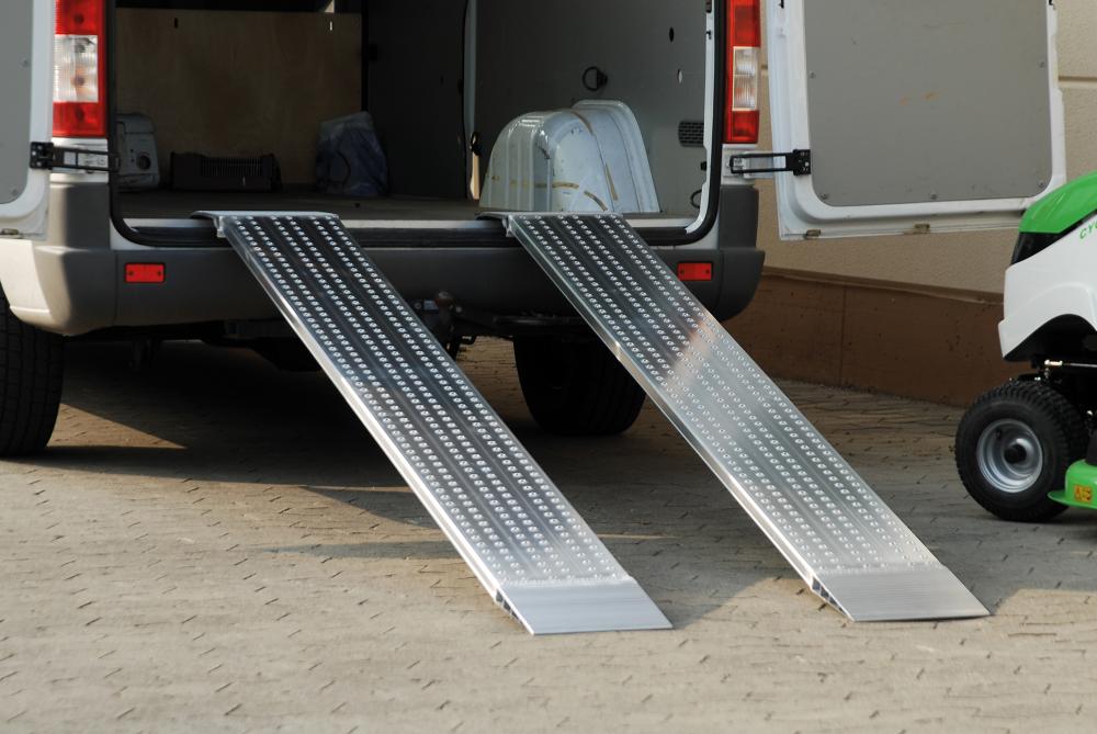 Verladeschiene Aluminium L2000xFB300 mm ohne Rand Tragkraft 550 kg/Paar